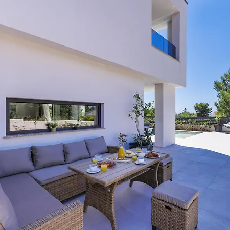 David By Interhome Medulin